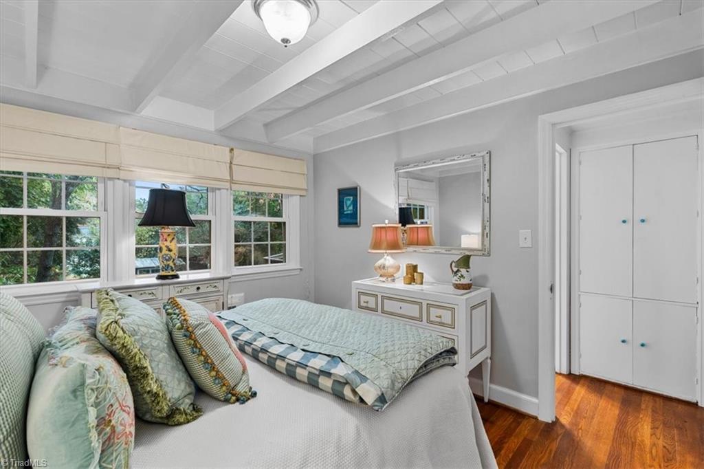 Greensboro, North Carolina 27408, United States, 2 Bedrooms Bedrooms, ,1 BathroomBathrooms,Residential,Pending,235804