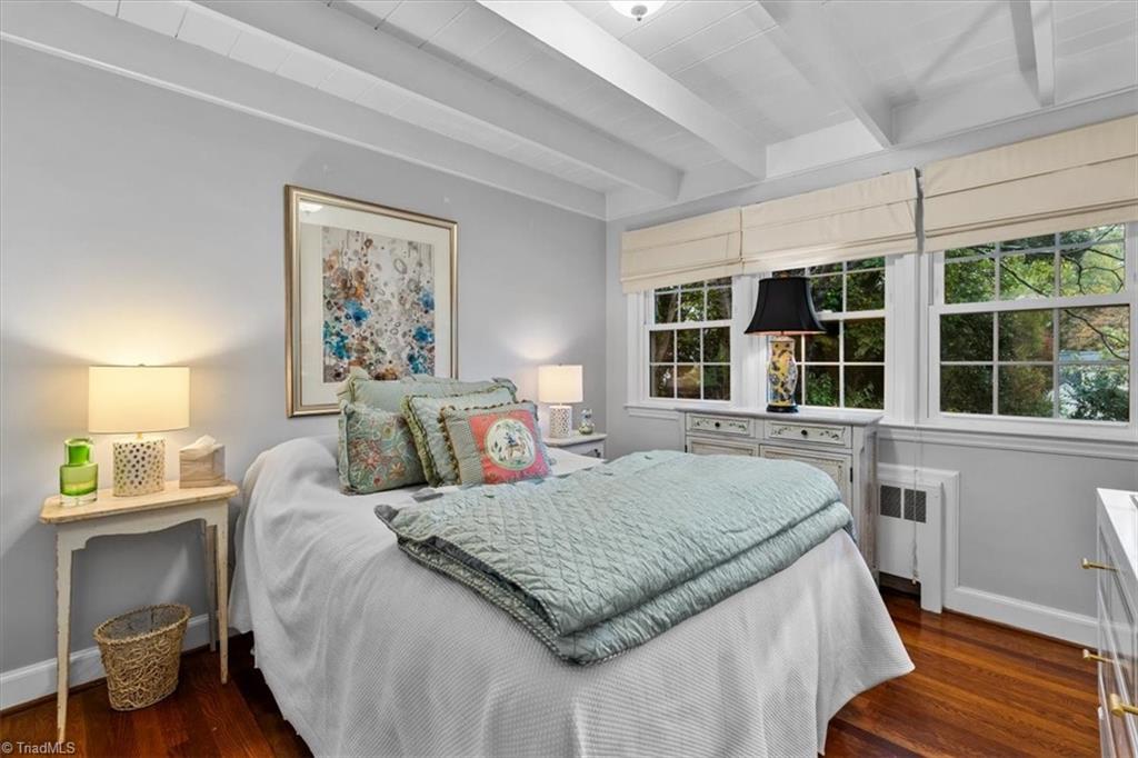 Greensboro, North Carolina 27408, United States, 2 Bedrooms Bedrooms, ,1 BathroomBathrooms,Residential,Pending,235804