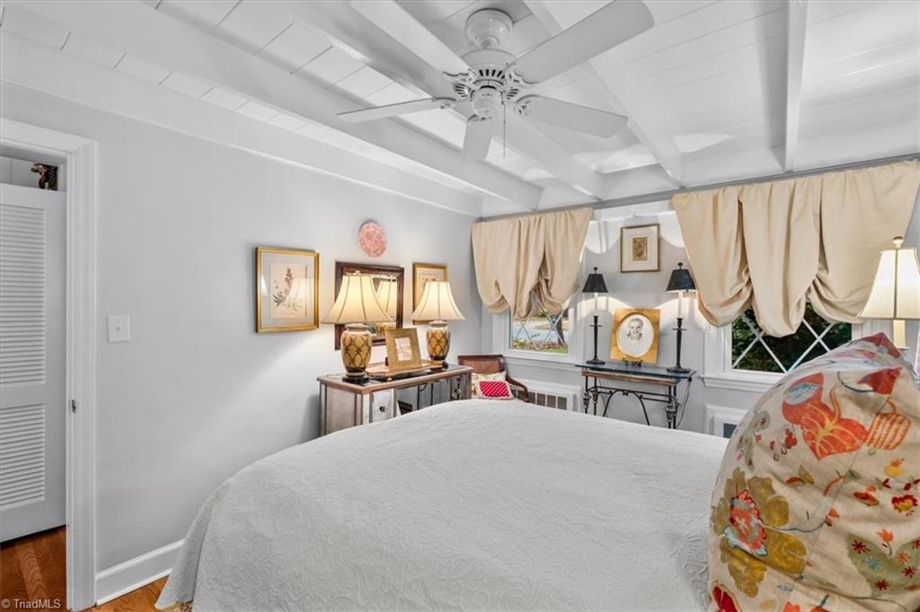 Greensboro, North Carolina 27408, United States, 2 Bedrooms Bedrooms, ,1 BathroomBathrooms,Residential,Pending,235804