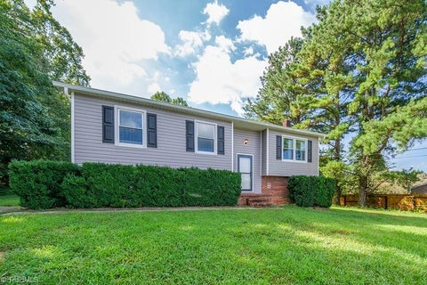 Homes For Sale - 181 White Pines Country Club Road<br/> Mount Airy, NC 27030