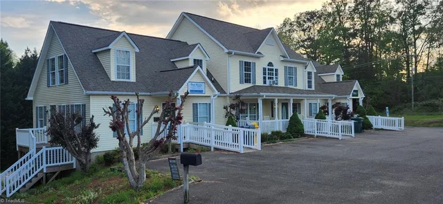 502 S Key Street, photo 2 of 11