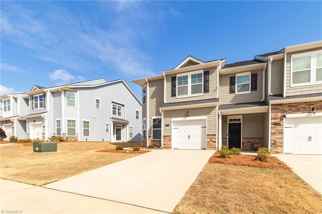 Photo of 1245 Evelynnview Lane, Kernersville, NC 27284 (MLS # 1213276)