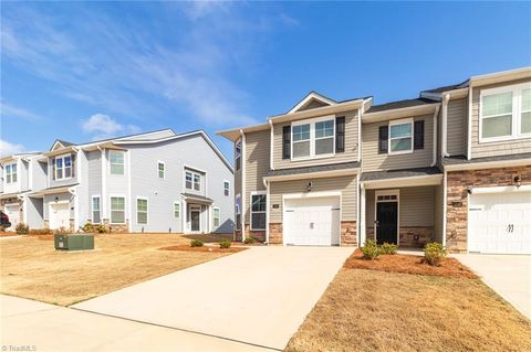 Photo of 1245 Evelynnview Lane, Kernersville, NC 27284 (MLS # 1213276)