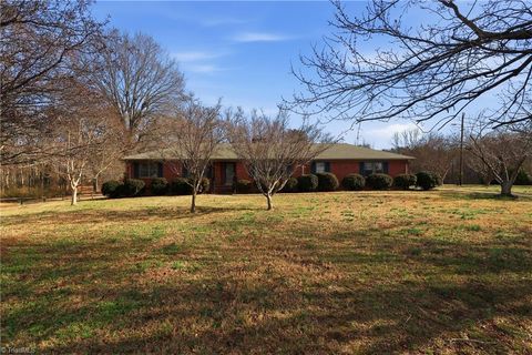 Homes For Sale - 1531 Mount Hope Church Road<br/> McLeansville, NC 27301