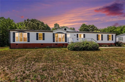 Mobile Home For Sale - 3247 Vance Street Extension<br/> Reidsville, NC 27320