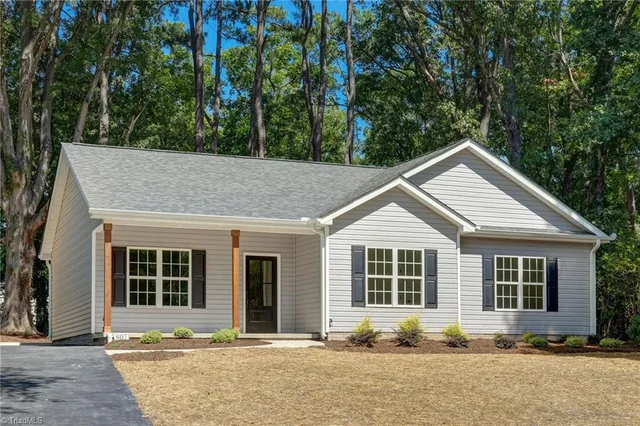 807 Claymore Court, photo 4 of 49