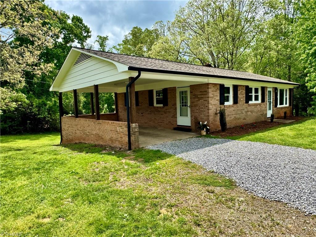542 Mulberry Mill Road, North Wilkesboro, North Carolina image 2