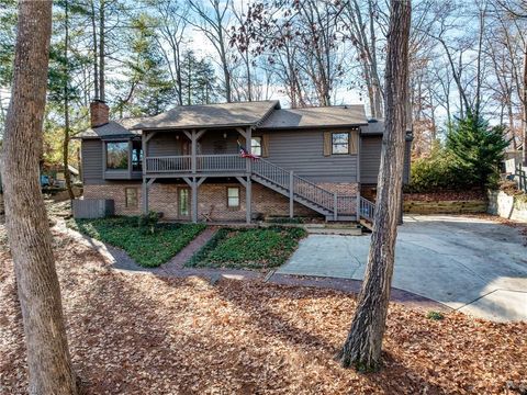 Photo of 3515 Bentbrook Drive, High Point, NC 27265 (MLS # 1203692)