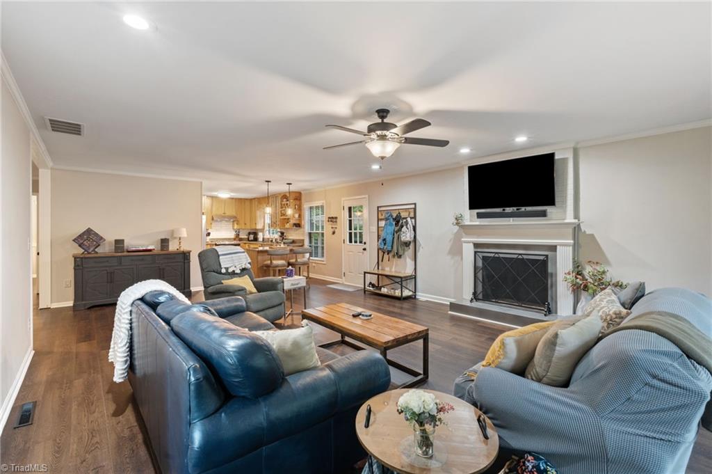 4421 Forest Walk Drive, Greensboro, North Carolina image 9