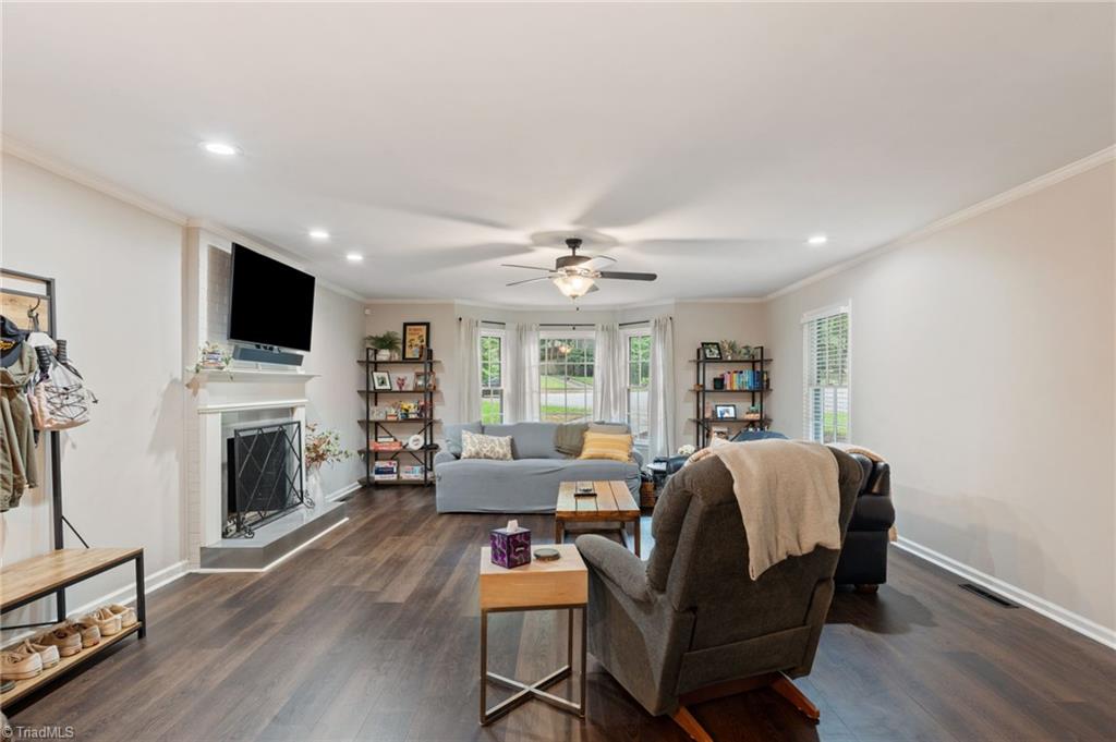 4421 Forest Walk Drive, Greensboro, North Carolina image 14