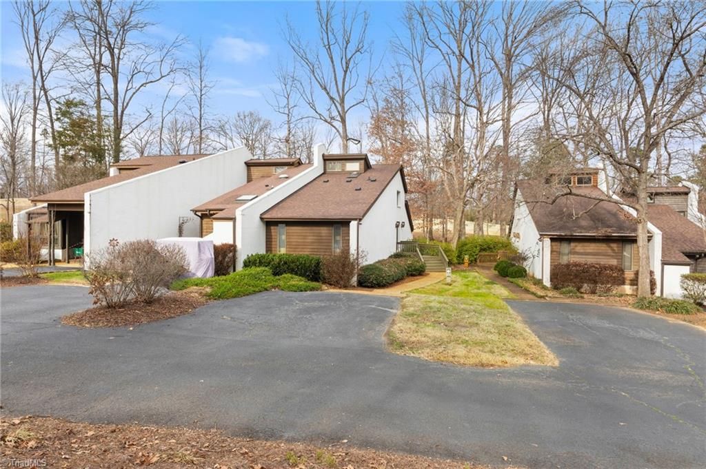 Photo of 33 Lantern Lane, Lexington, NC 27295 (MLS # 1206852)