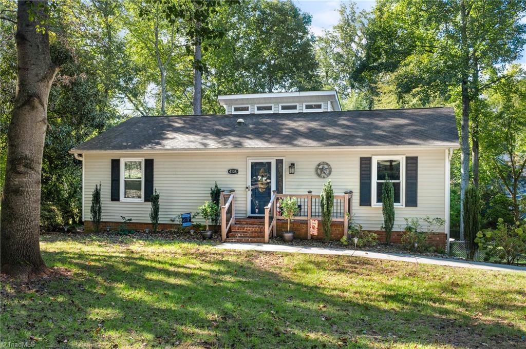 Photo of 4134 Olivers Run Trail, Clemmons, NC 27012 (MLS # 1237655)