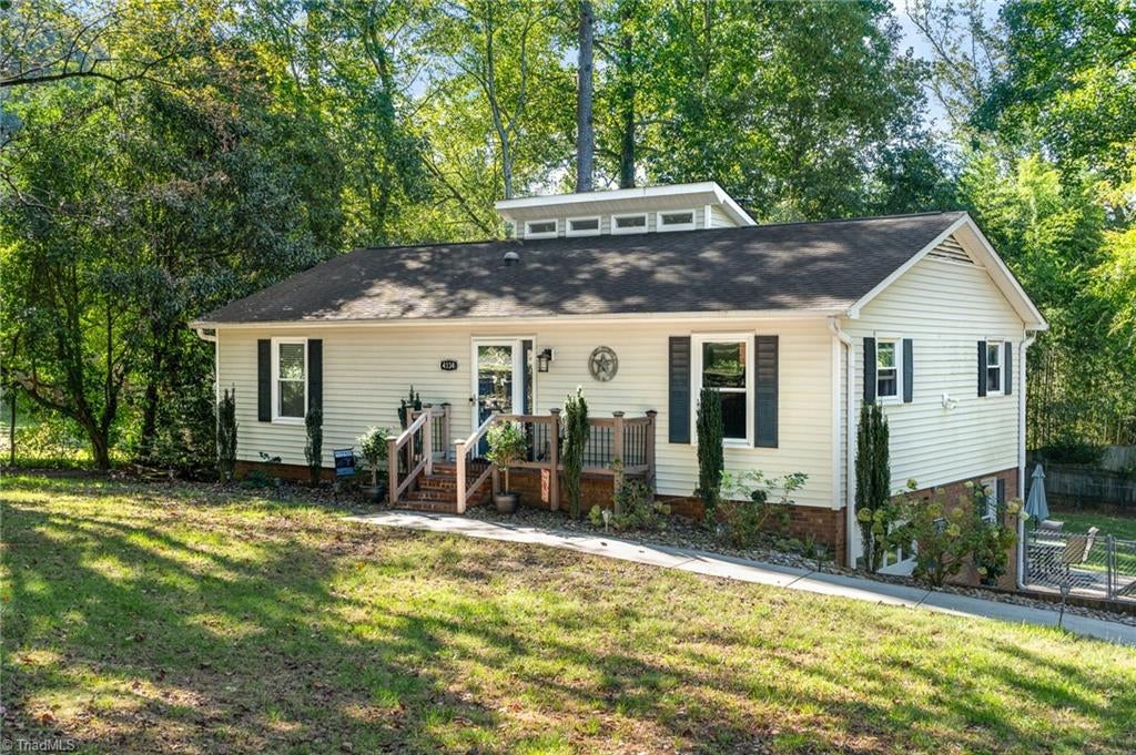Photo of 4134 Olivers Run Trail, Clemmons, NC 27012 (MLS # 1237655)