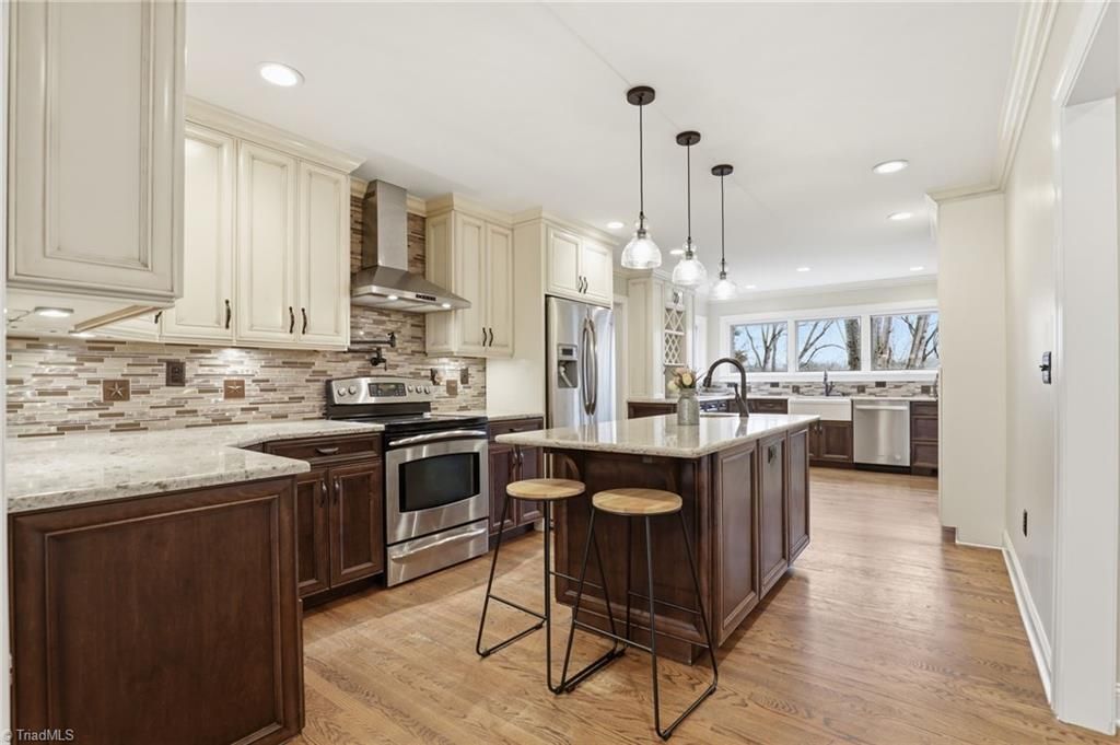 Photo of 2027 Fairview Circle, Wilkesboro, NC 28697 (MLS # 1210704)