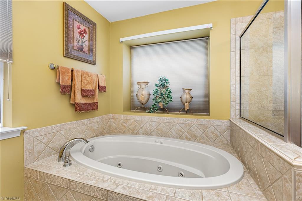 3056 Sycamore Point Trail, High Point, North Carolina image 30