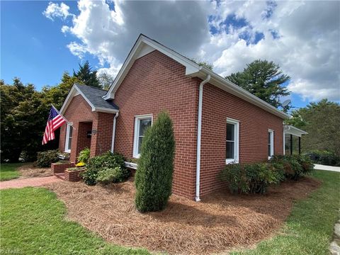 A home in Mount Airy