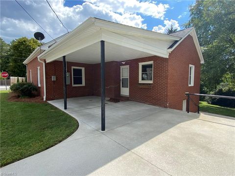 A home in Mount Airy