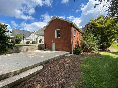 A home in Mount Airy