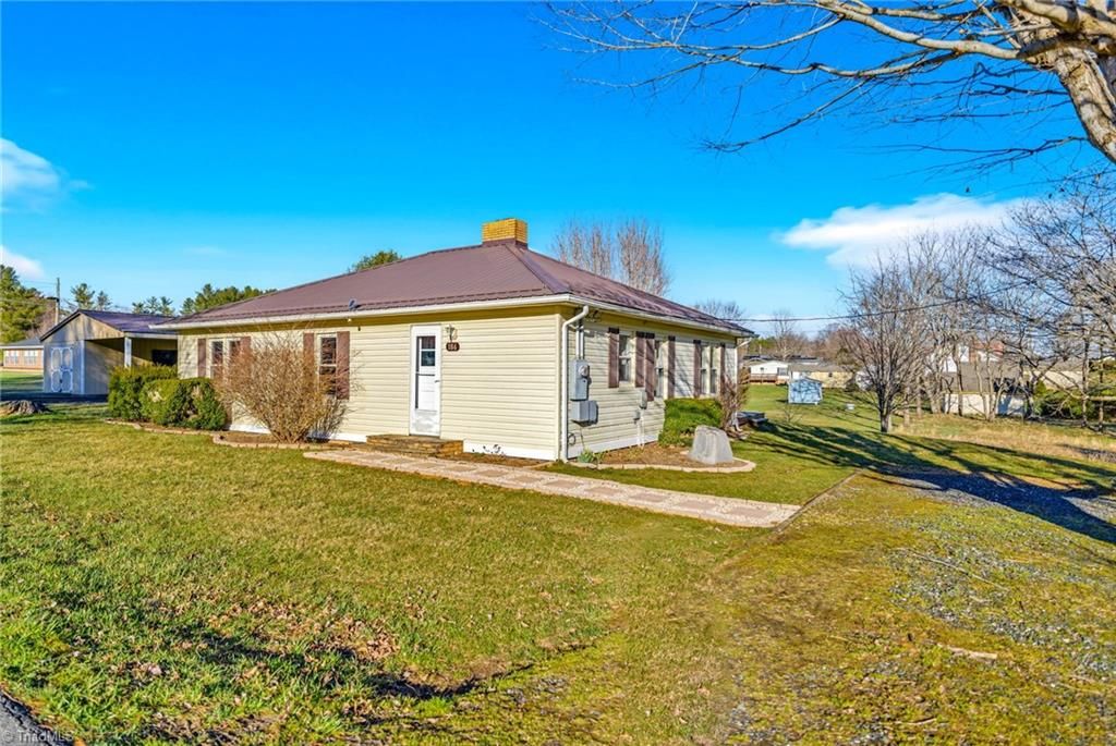 Photo of 186 King Street, West Jefferson, NC 28694 (MLS # 1212231)