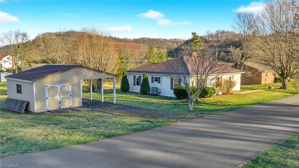 Photo of 186 King Street, West Jefferson, NC 28694 (MLS # 1212231)