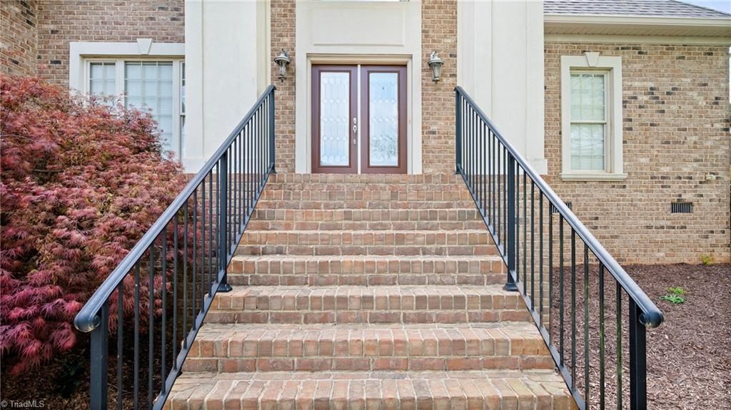 Photo of 1004 Dunleigh Drive, Burlington, NC 27215 (MLS # 1213679)