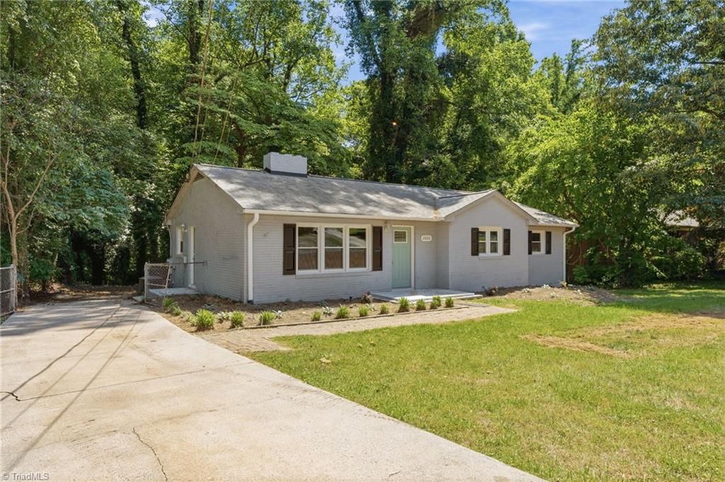 Photo of 2606 Alderney Lane, Winston-Salem, NC 27103 (MLS # 1220079)