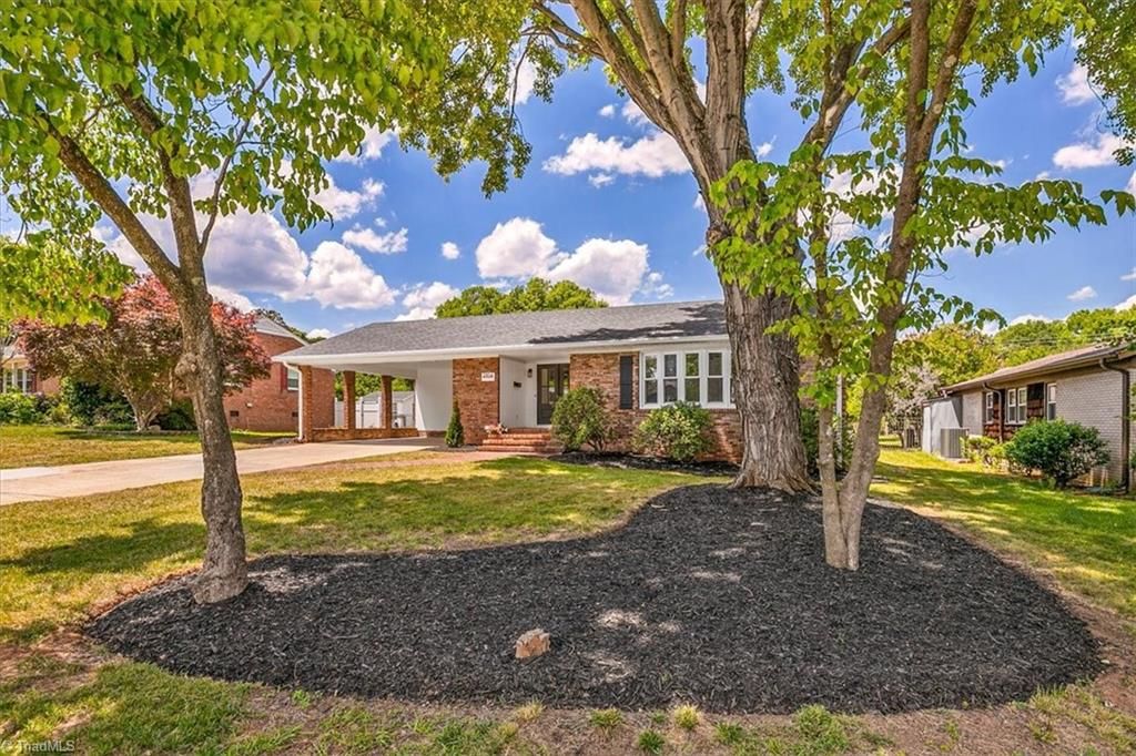 Photo of 2914 Cornwallis Drive, Greensboro, NC 27408 (MLS # 1225130)
