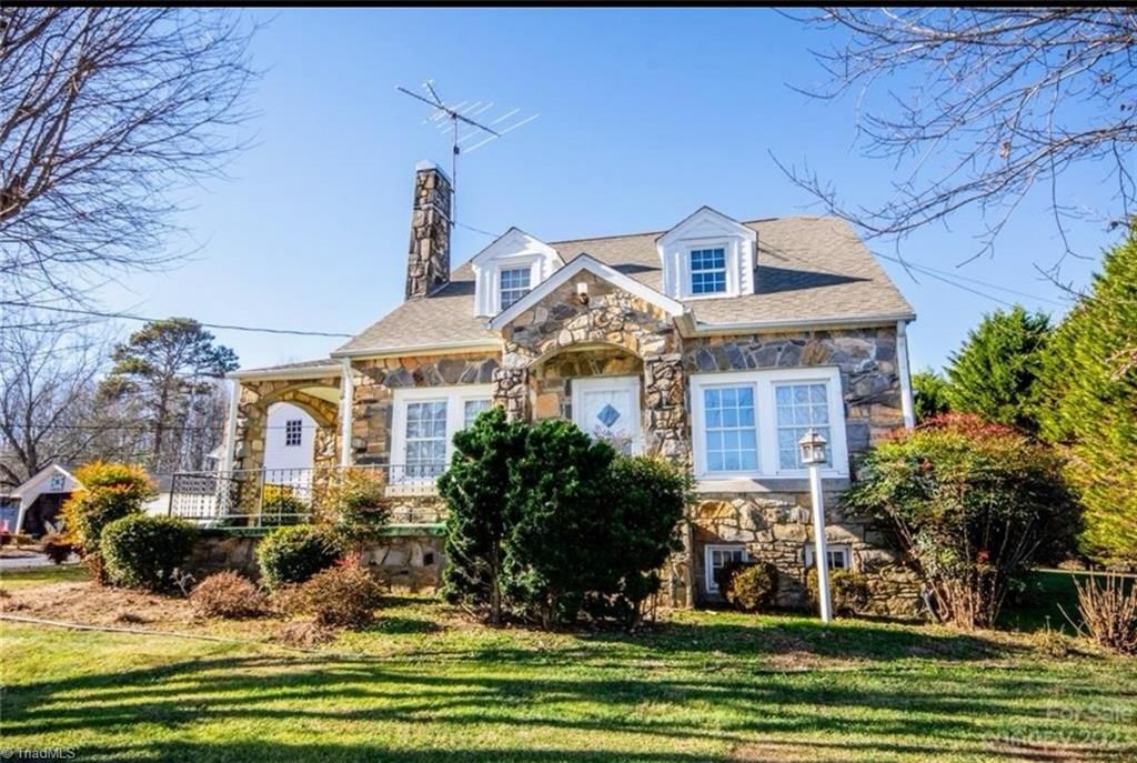 Photo of 6325 US Highway 21, Jonesville, NC 28642 (MLS # 1207364)