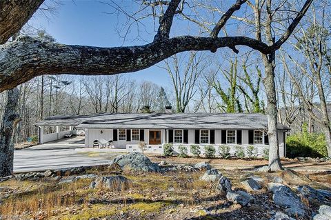 Homes For Sale - 1143 Westover Terrace<br/> Randolph County, Asheboro, NC 27205