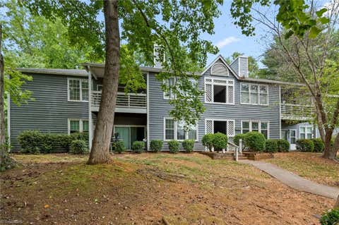 Photo of 310 Meadows Circle, Winston-Salem, NC 27104 (MLS # 1224599)