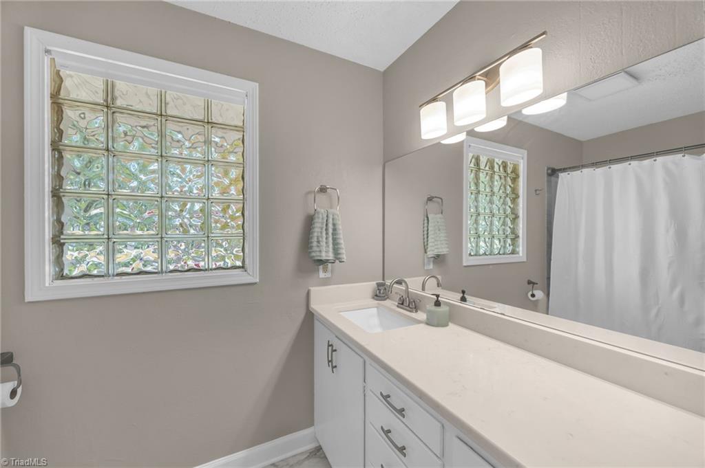 Greensboro, North Carolina 27408, United States, 4 Bedrooms Bedrooms, ,2 BathroomsBathrooms,Residential,Active,217690