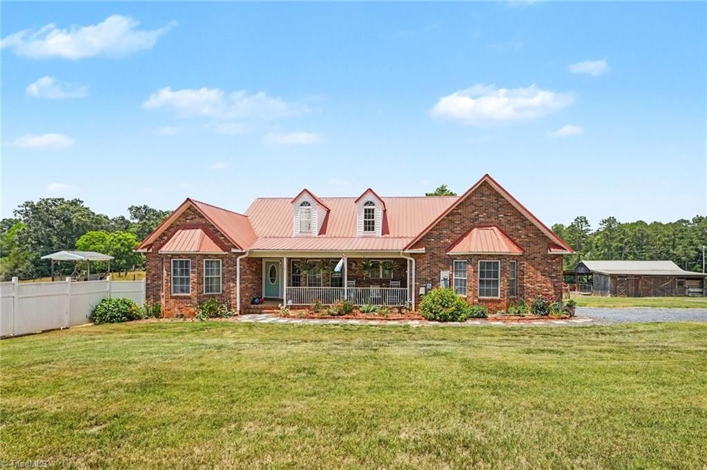 Photo of 321 Lake Park Road, Asheboro, NC 27205 (MLS # 1224988)