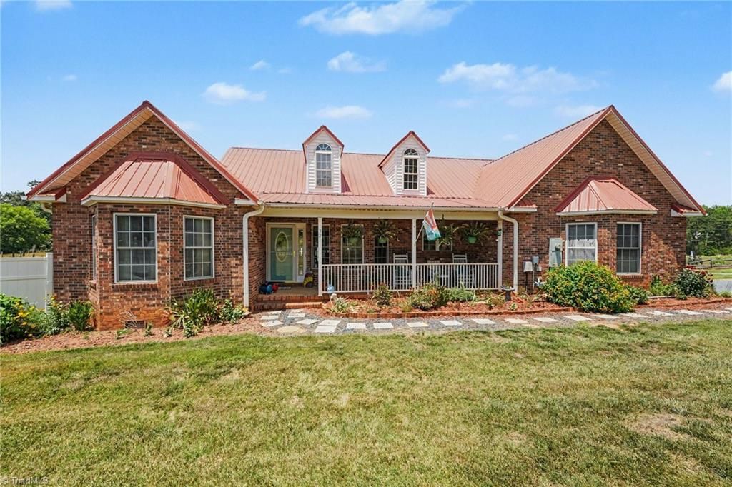 Photo of 321 Lake Park Road, Asheboro, NC 27205 (MLS # 1224988)