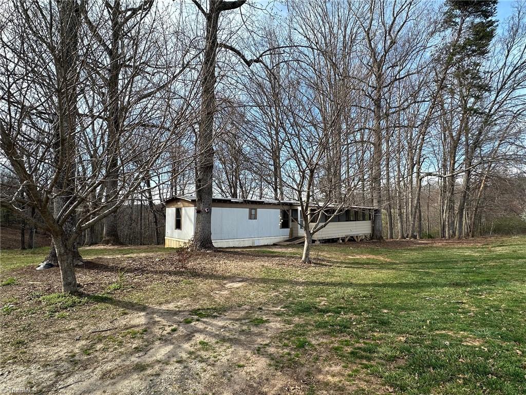 307 Coco Lane, Mount Airy, North Carolina image 2