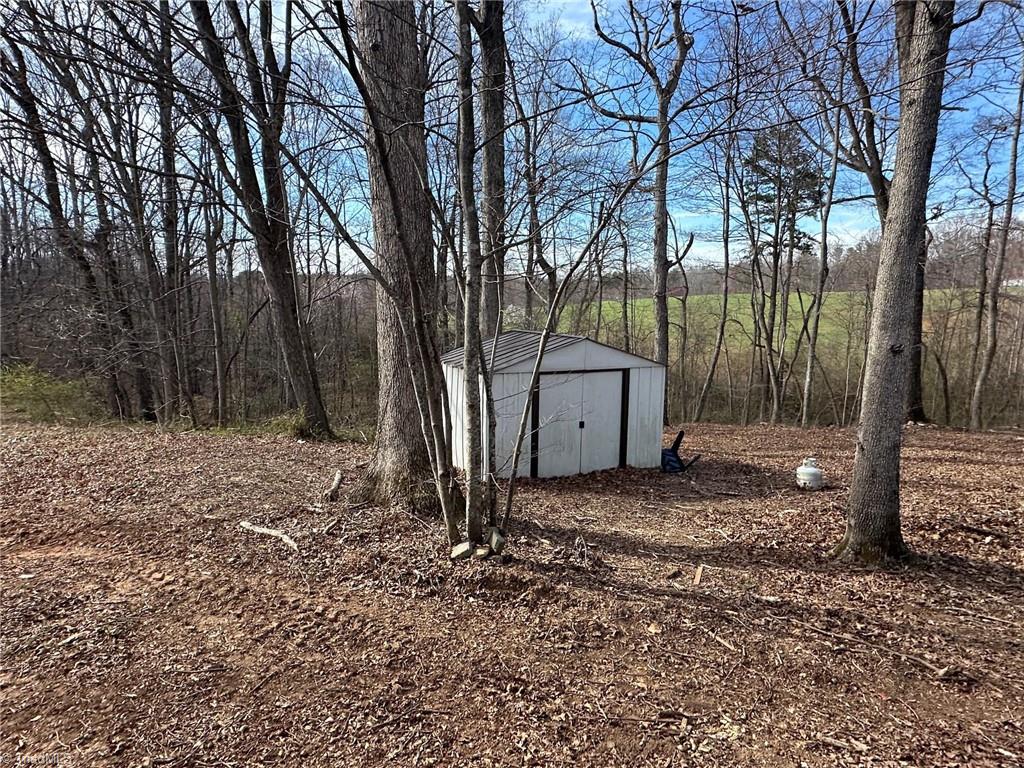 307 Coco Lane, Mount Airy, North Carolina image 9