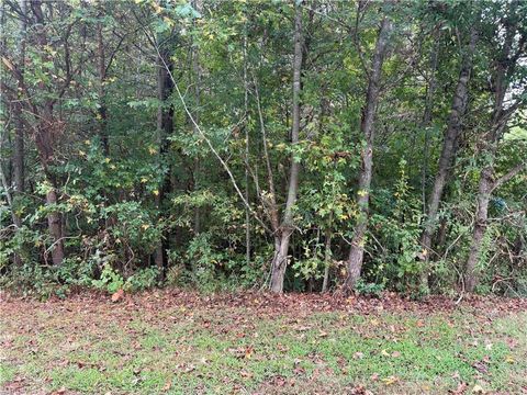 Vacant Land For Sale - 7345 Sun Harbor Drive<br/> Browns Summit, NC 27214