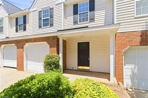 Townhouse For Sale - 5058 Bartholomews Lane<br/> Greensboro, NC 27407