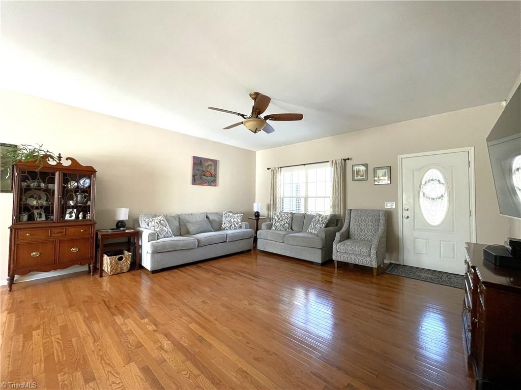 6715 Hockett Country Lane