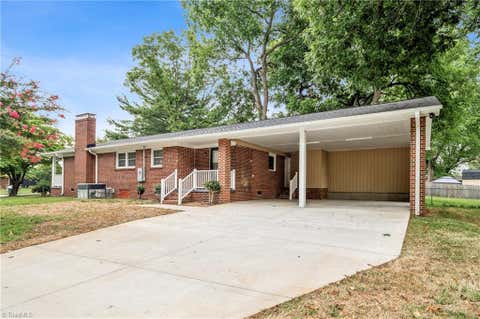 Homes For Sale - 1300 Rotherwood Road<br/> Greensboro, NC 27406