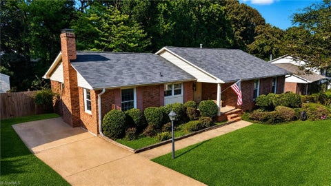 Homes For Sale - 1904 Three Meadows Road<br/> Guilford County, Greensboro, NC 27455
