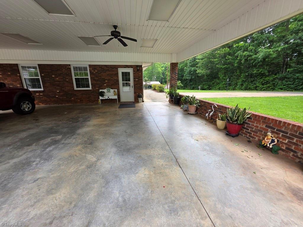 295 Pinedale Road, North Wilkesboro, North Carolina image 9