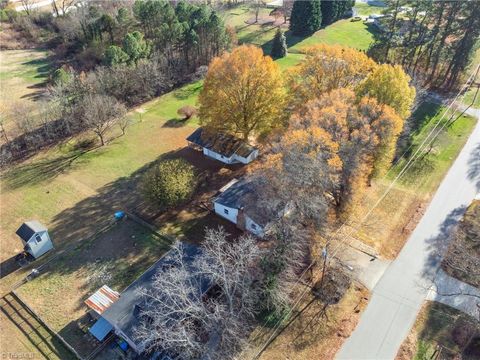 A home in Kernersville