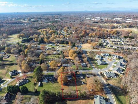 A home in Kernersville