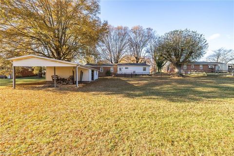 A home in Kernersville