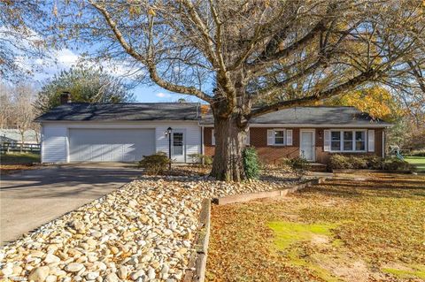 A home in Kernersville