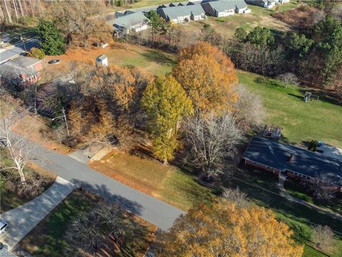 A home in Kernersville