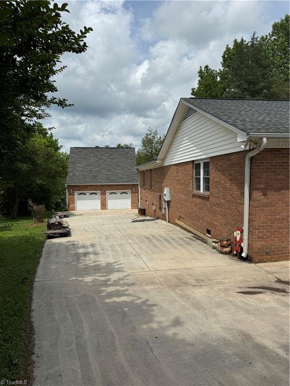 227 Woodhaven Drive, Lexington, North Carolina image 2