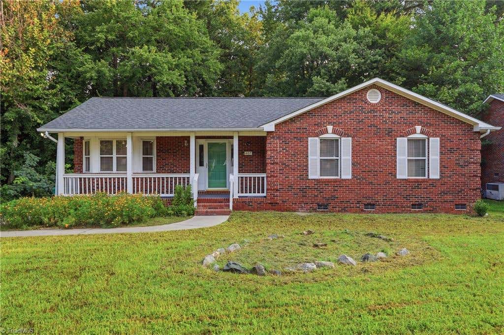 Photo of 407 Lassiter Drive, High Point, NC 27265 (MLS # 1231424)