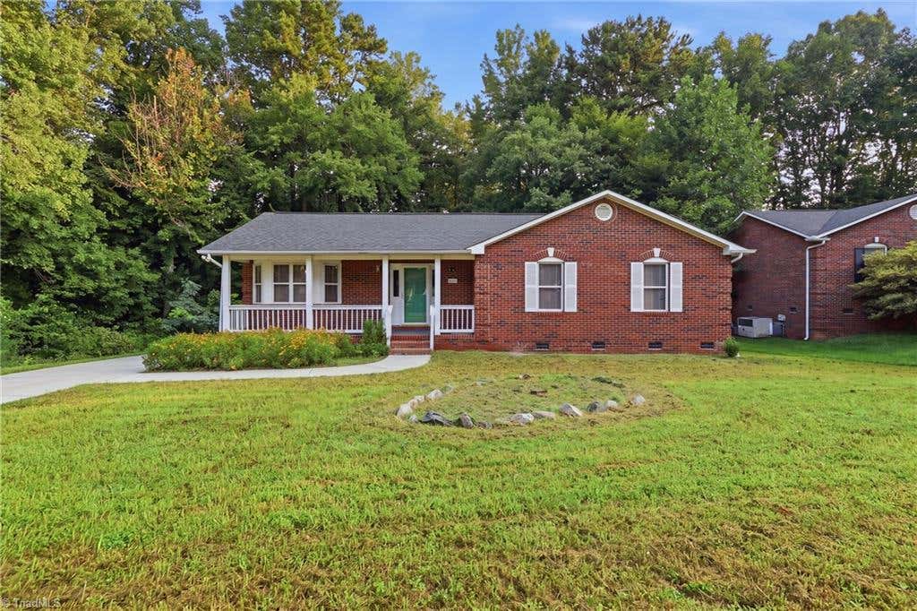Photo of 407 Lassiter Drive, High Point, NC 27265 (MLS # 1231424)