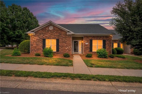 Townhouse For Sale - 195 Stadium Oaks Drive<br/> Clemmons, NC 27012